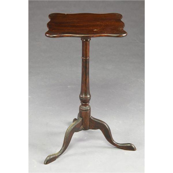 QUEEN ANNE BIRCH CANDLESTAND.