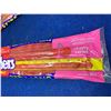 Image 2 : Twizzlers Extra Long Lot Of 2