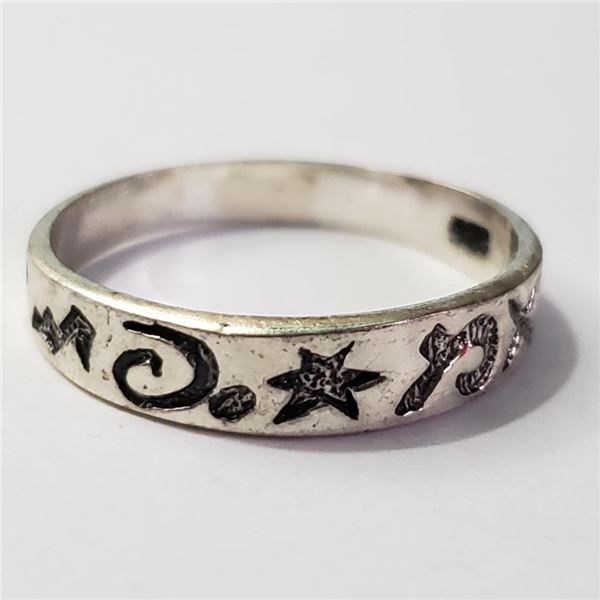 Silver Ring (~Size 9)(Ring is resizable for $40) (~length 0inches), Suggested Retail Value $80