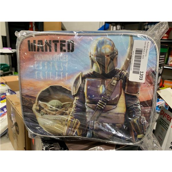 STAR WARS THE MANDALORIAN UNKNOWN SPECIES INSULATED LUNCH TOTE
