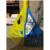 Image 2 : Man Tools - Rake Hand Grabber Yard Rake