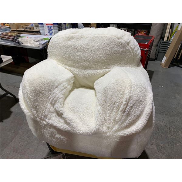 Norka Living Pani Kids Sherpa Covered Chair - Cream Colored