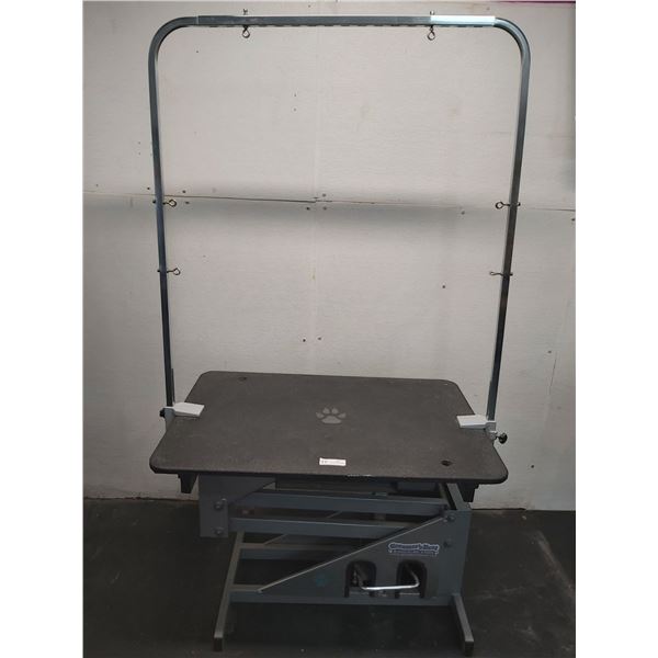 Groomer's Best Adjustable Gog Grooming Table 36 Inches Wide x 24 Inches Deep