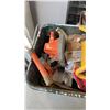 Image 10 : 2 BINS OF WORKLIGHT, EXTENTION CORDS AND MORE