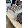 Image 9 : LOT OF FOLDING STOOL, TIRE CHAINS, TOOLBOX AND VEHICLE FLOOR MATS