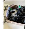 Image 7 : BOX OF TOOLS AND LAUNDRY ROOM FAUCET