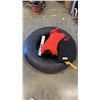 Image 1 : 46" DIAMETER INNER TUBE WITH PADDLES AND LIFE JACKETS