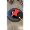 Image 1 : 46" DIAMETER INNER TUBE WITH PADDLES AND LIFE JACKETS