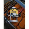 Image 1 : DEWALT ROUTER