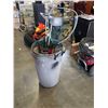 Image 1 : RUBBERMAID BIN OF SPRAYERS AND FISHING NETS