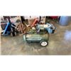 Image 1 : SPEEDAIRE 20 GALLON AIR COMPRESSOR WORKING
