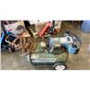 Image 2 : SPEEDAIRE 20 GALLON AIR COMPRESSOR WORKING