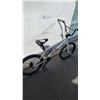 Image 1 : WHITE HARO BMX BIKE