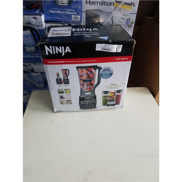 NINJA  PROFESSIONAL BLENDER AND NUTRI CUPS TESTED AND WORKING - RETAIL $219