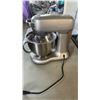 Image 2 : BREVILLE STAND MIXER