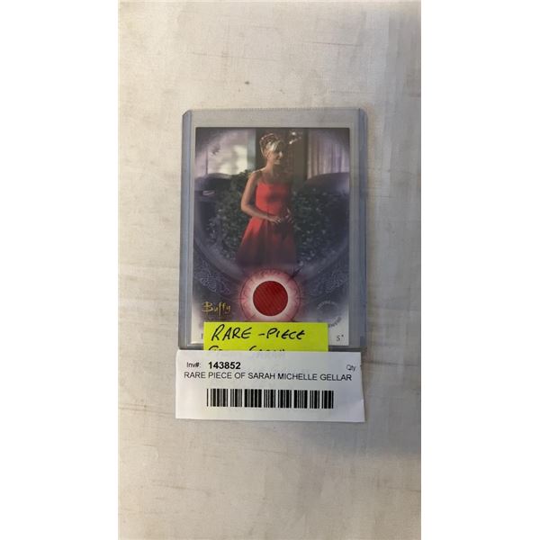 RARE PIECE OF SARAH MICHELLE GELLAR (AS BUFFY) IN THE HOMECOMING DRESS