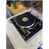 Image 7 : QUANTA 999 TURNTABLE WORKING