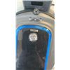 Image 4 : QUEST 800 ROBOT VACUUM WORKING