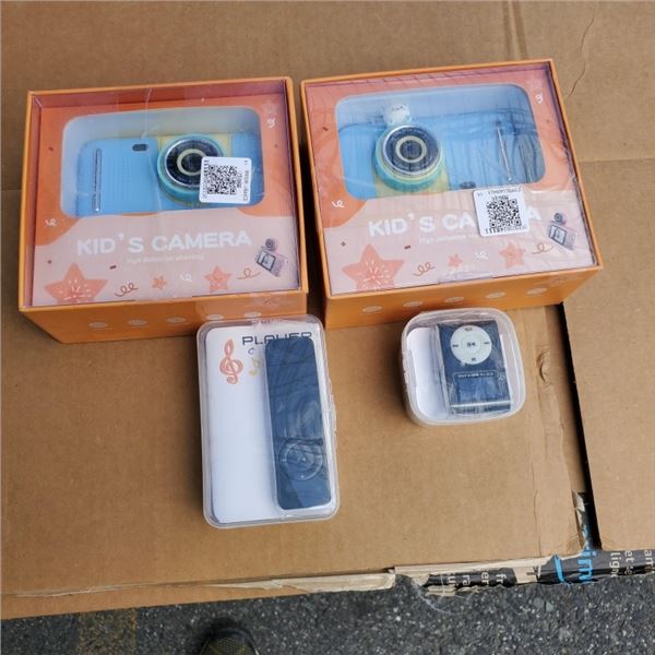 2 KIDS CAMERAS WITH 2 MULTIMEDIA USB PLAYERS