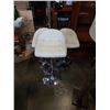 Image 1 : 3 PADDED LEATHER GAS LIFT STOOLS