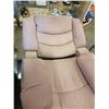 Image 7 : UPHOLSTERED POWER RECLINER