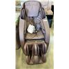 Image 2 : INSIGNIA 2D ZERO GRAVITY FULL BODY MASSAGE CHAIR - TESTED WORKING - RETAIL $2699