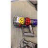 Image 8 : DYSON CYCLONEV10 MOTORHEAD CORDLESS STICK VACUUM W/ CHARGER AND ACCESSORIES - TESTED AND WORKING GAS