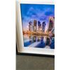 Image 10 : 3 CANVAS PRINTS AND FRAMED KATAR SKYLINE