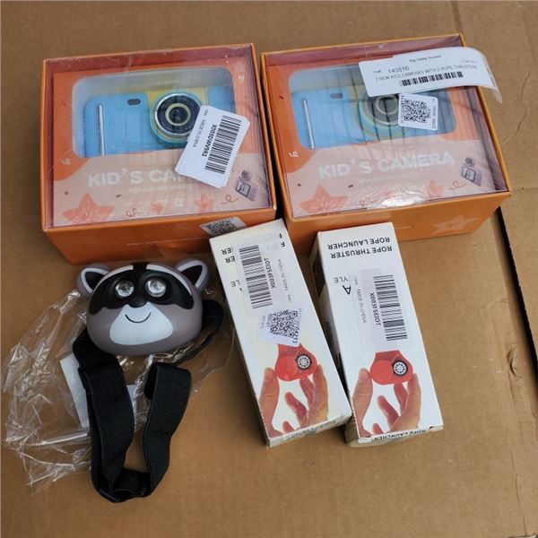 2 KIDS CAMERAS WITH 2 ROPE THRUSTERS AND RACCOON HEADLIGHT