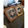 Image 1 : 2 SOLID OAK FRAMED FAMILY CREST PRINTS