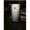 Image 2 : INSIGNIA 13.8 Cu. Ft. FROST-FREE UPRIGHT CONVERTIBLE FREEZER OR FRIDGE (NS-UZ14SS0) -STAINLESS AND N