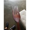 Image 3 : WOODEN FORK AND SPOON 39" LONG