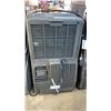 Image 9 : LOT OF 3 PORTABLE AIR CONDITIONERS FOR PARTS OR REPAIR