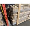 Image 2 : PALLET OF MISC. LAMINATE MOULDINGS