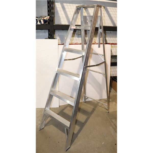 6' ALUMINUM LADDER