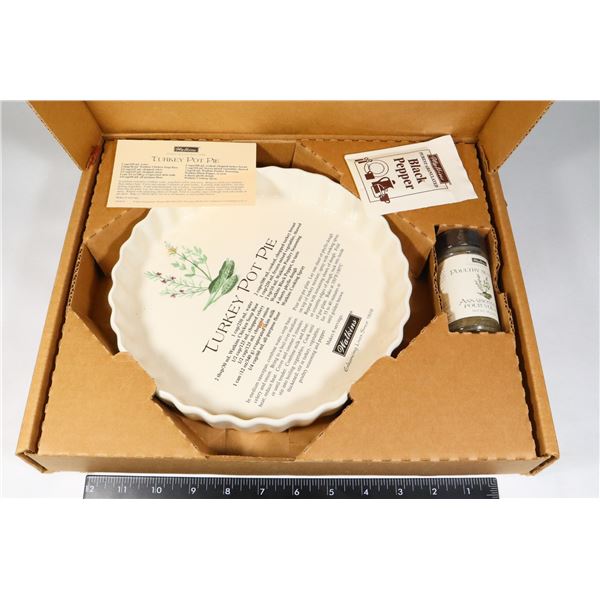 COLLECTABLE WATKINS TURKEY POT PIE PLATE