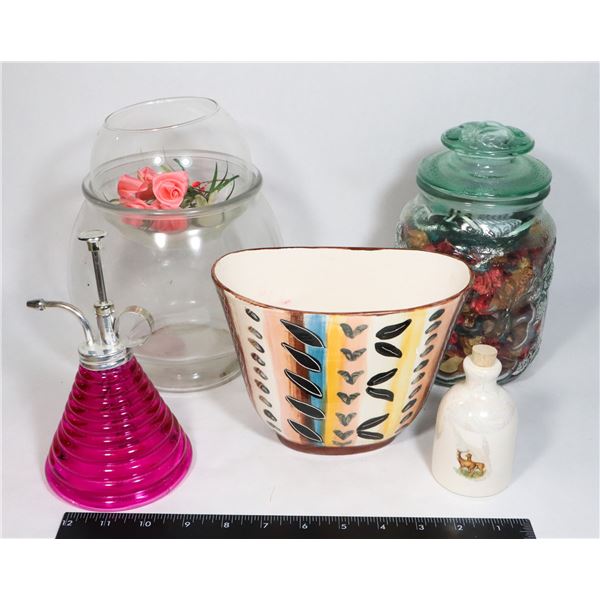 LOT OF DECORATIVE GLASSWARE