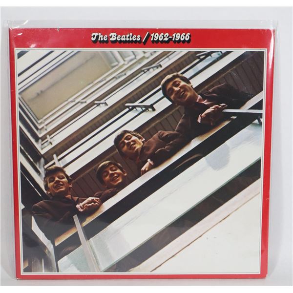 #230 THE BEATLES 1962-1966 VINYL RECORD 2 LP HAS