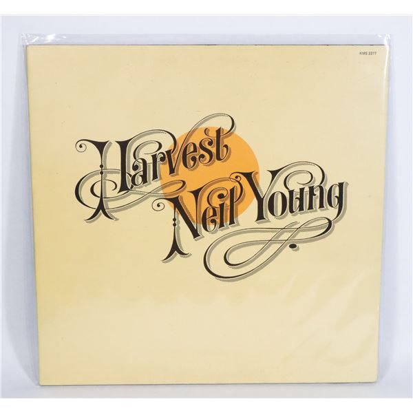 #242 NEIL YOUNG HARVEST SOME WEAR VINYL