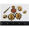 Image 1 : #417 PAIR OFFICERS COLLAR BADGES + BUTTONS CLOTH