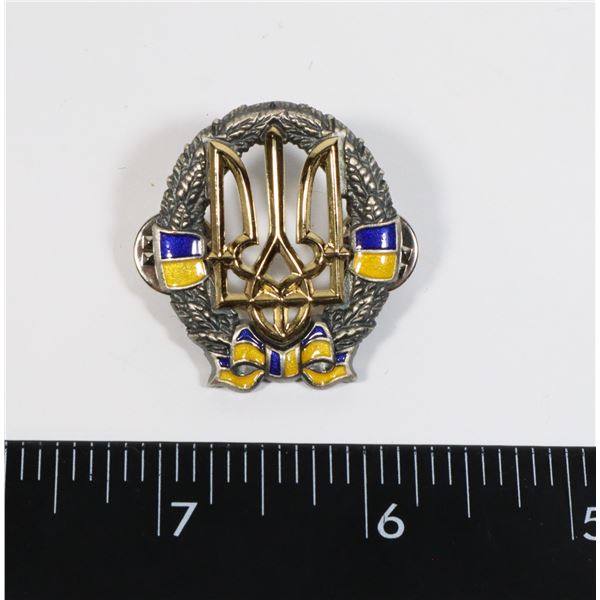 #420 MODERN UKRANIAN SUPPORT PIN RUSSIA/UKRAINE