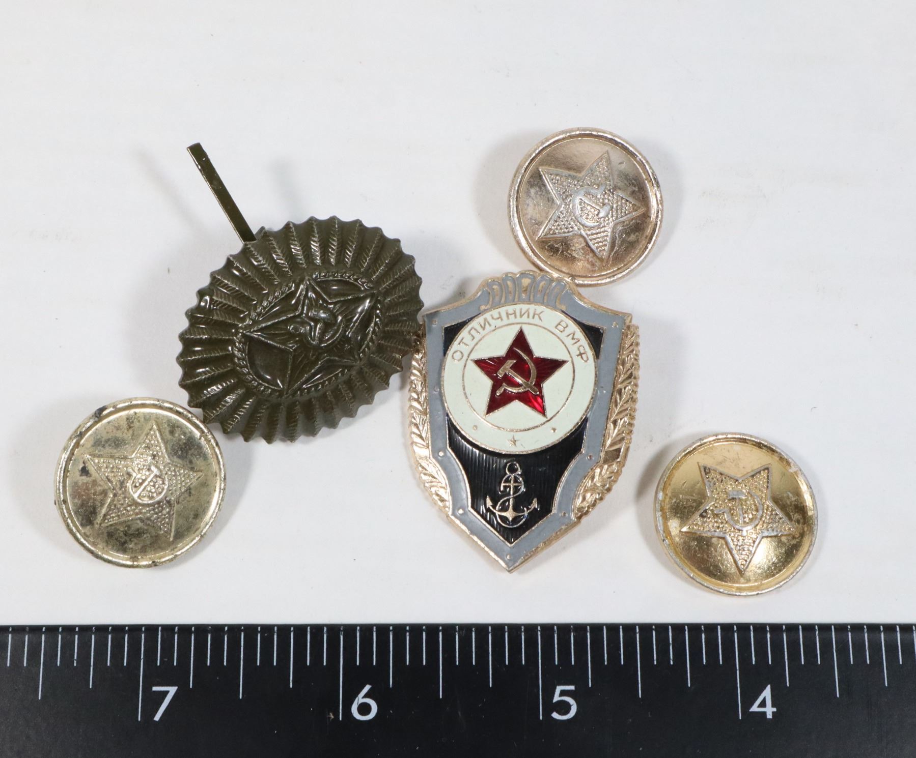 LOT OF 3 COMMUNIST SOVIET BUTTON AND 2 COMMUNIST