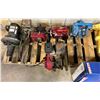 Image 1 : MISCELLANEOUS PUMPS AND ENGINES, LOT OF 6