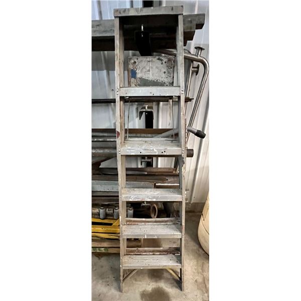 ALUMINUM 6 FT STEP LADDER Cornerbids Aluminum 6 ft step ladder cornerbids
