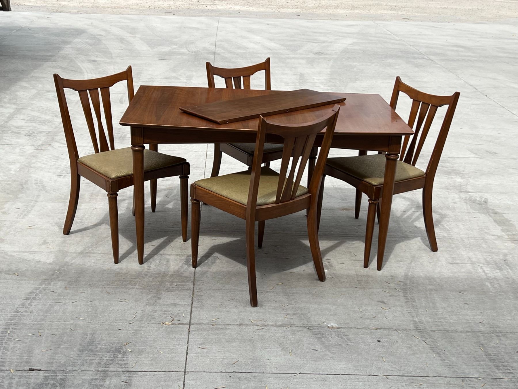 Mid Century Gunstock Walnut Dining Table / 4 Chairs & Leaf - some wear ...