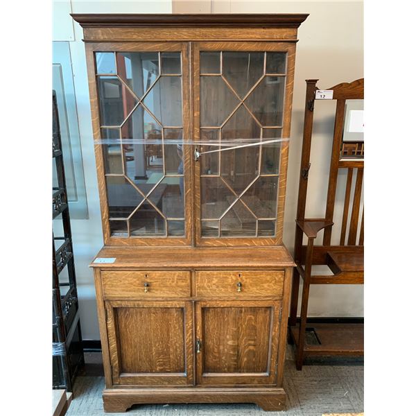 4 DOOR 2 DRAWER GLASS FRONT LOCKING WOOD CABINET (NO KEY) APPROX 83"X41"X18"