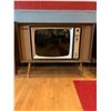 Image 1 : VINTAGE NOUR VISTA TELEVISION BOX APPROX 31"X38"X16"
