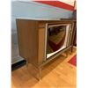 Image 2 : VINTAGE NOUR VISTA TELEVISION BOX APPROX 31"X38"X16"