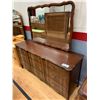Image 2 : 9 DRAWER WOOD DRESSER WITH LARGE RECTANGULAR MIRROR APPROX 32"X65"X19"