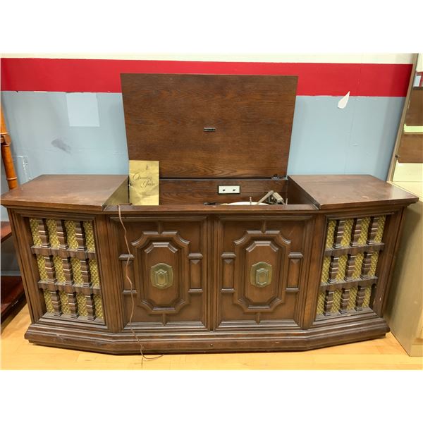 ZENITH STEREOPHPONIC HIGH FIDELITY PHONOGRAPH WITH FM/AM/STEREO FM TUNER CABINET APPROX 27"X63"X18"